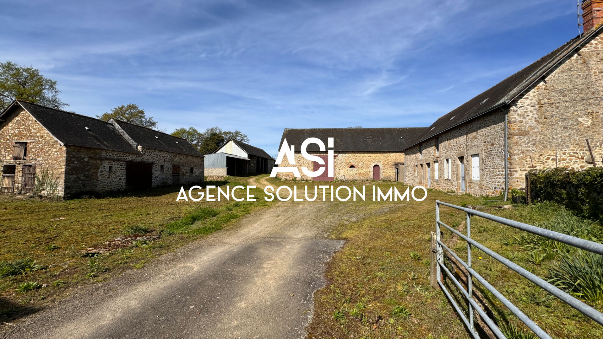 Maison type fermette 5p 3ch 80m2 -à rénover - annexes 1000m2 - terrain 2,4ha - Villaines-la-Juhel
