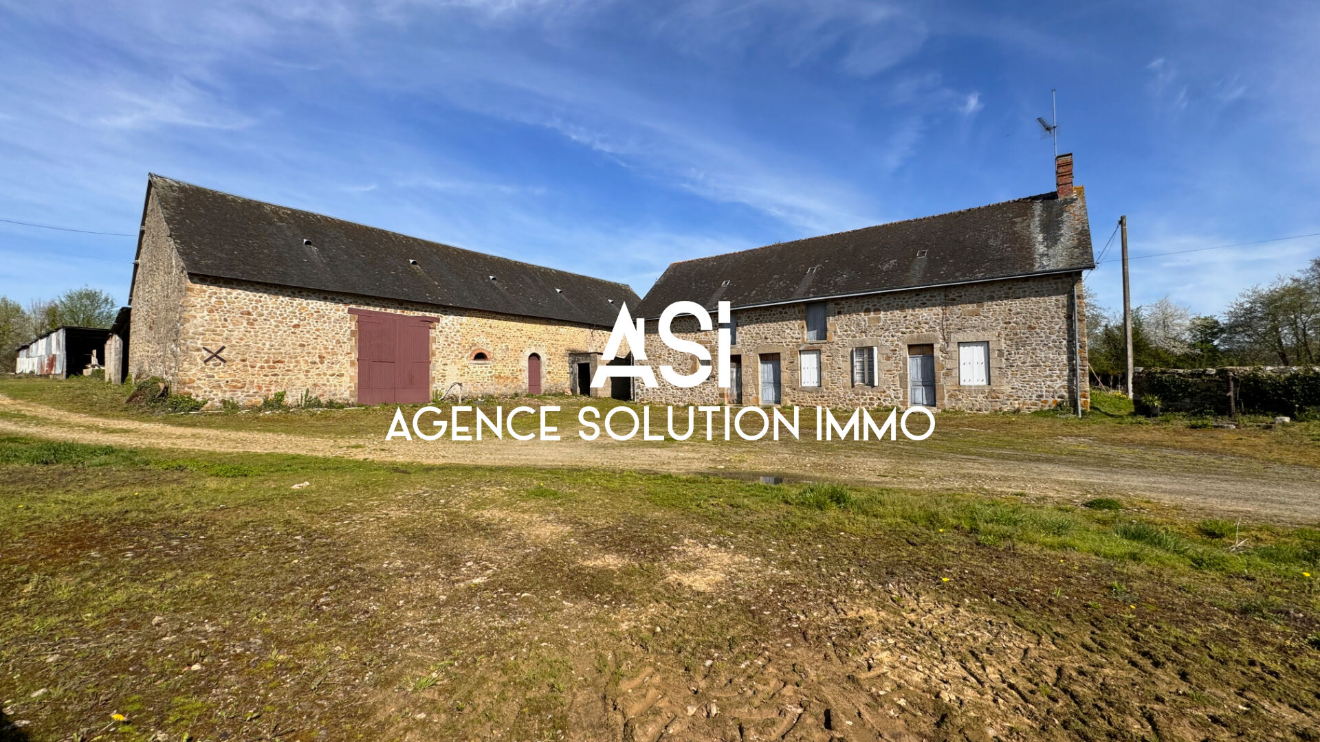 Maison type fermette 5p 3ch 80m2 -à rénover - annexes 1000m2 - terrain 2,4ha - Villaines-la-Juhel