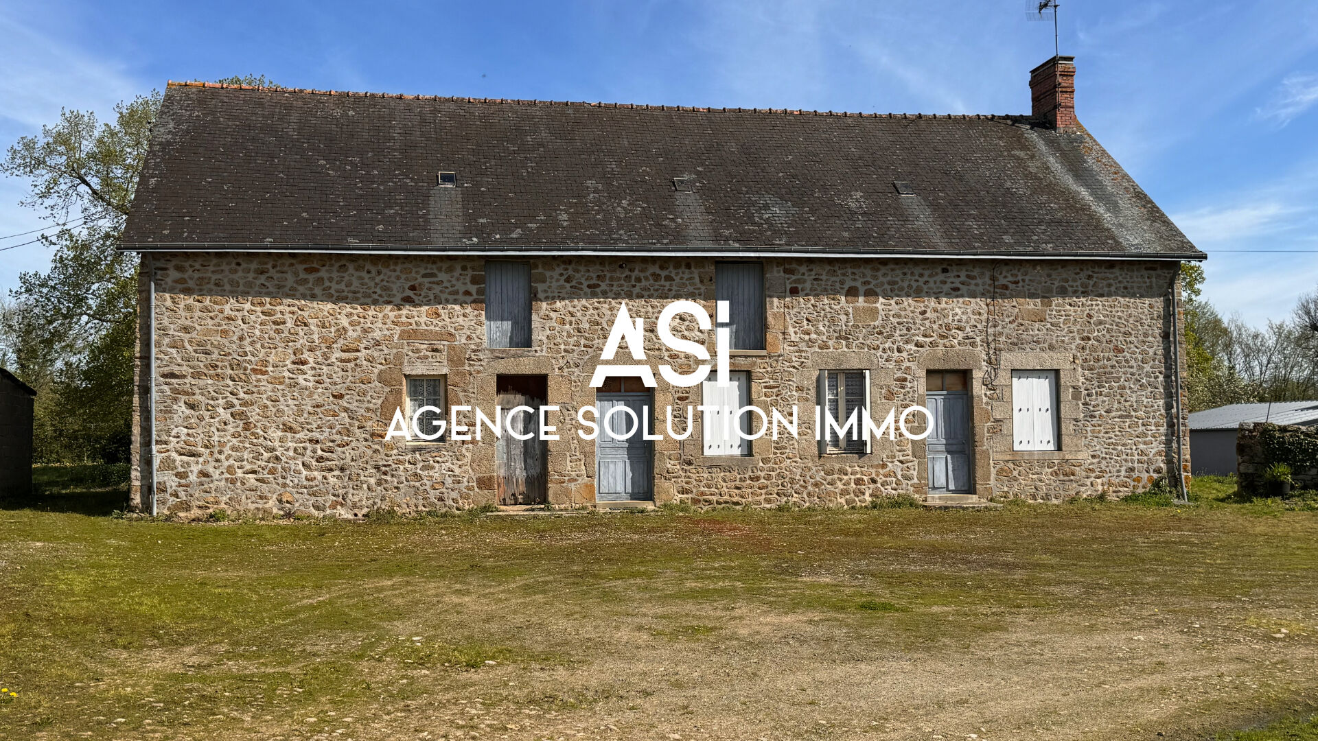 Maison type fermette 5p 3ch 80m2 -à rénover - annexes 1000m2 - terrain 2,4ha - Villaines-la-Juhel
