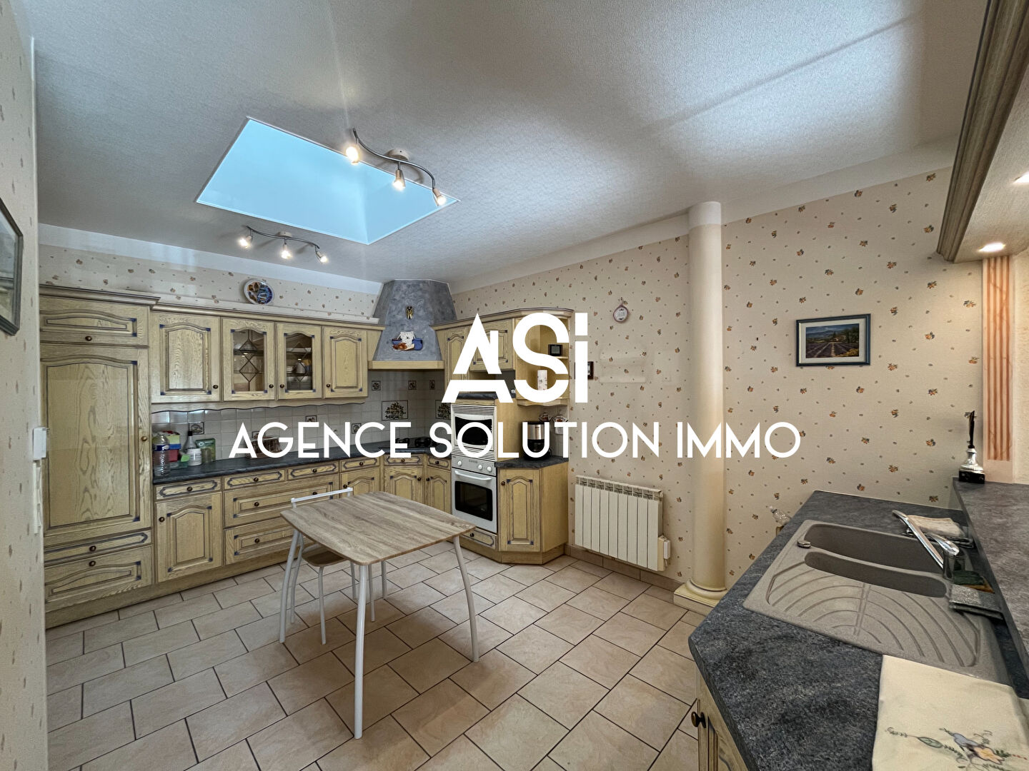 Maison de ville 6p 4ch  128 m2 -  Garage 26 m2 et jardin  90m2 -