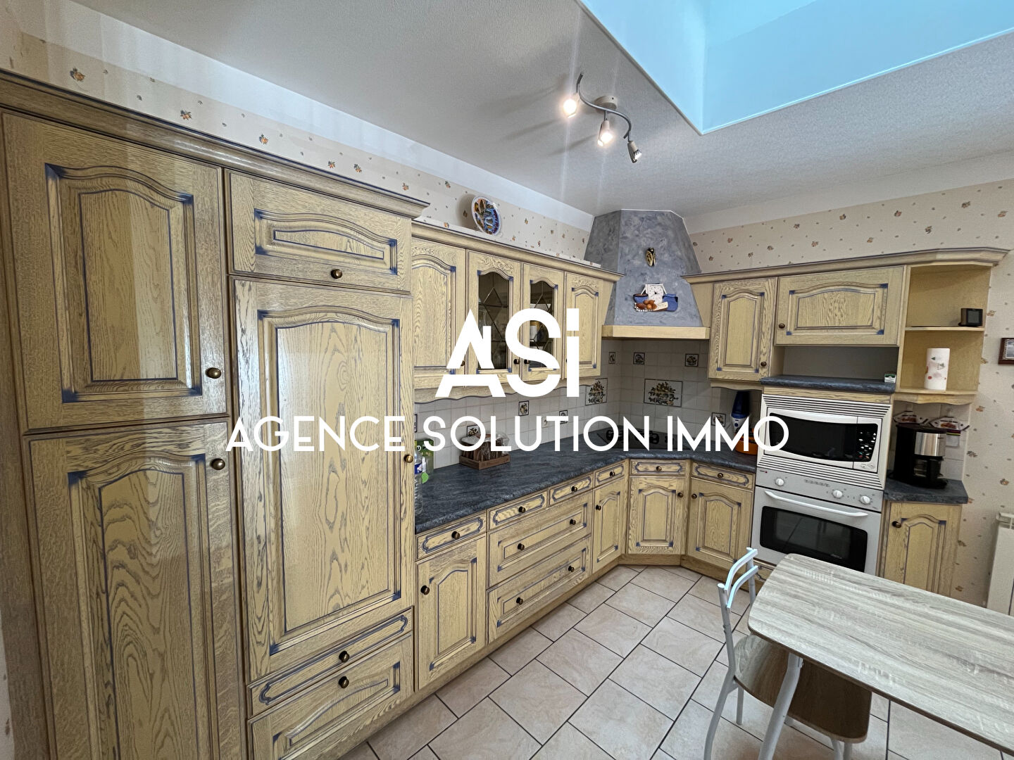 Maison de ville 6p 4ch  128 m2 -  Garage 26 m2 et jardin  90m2 -