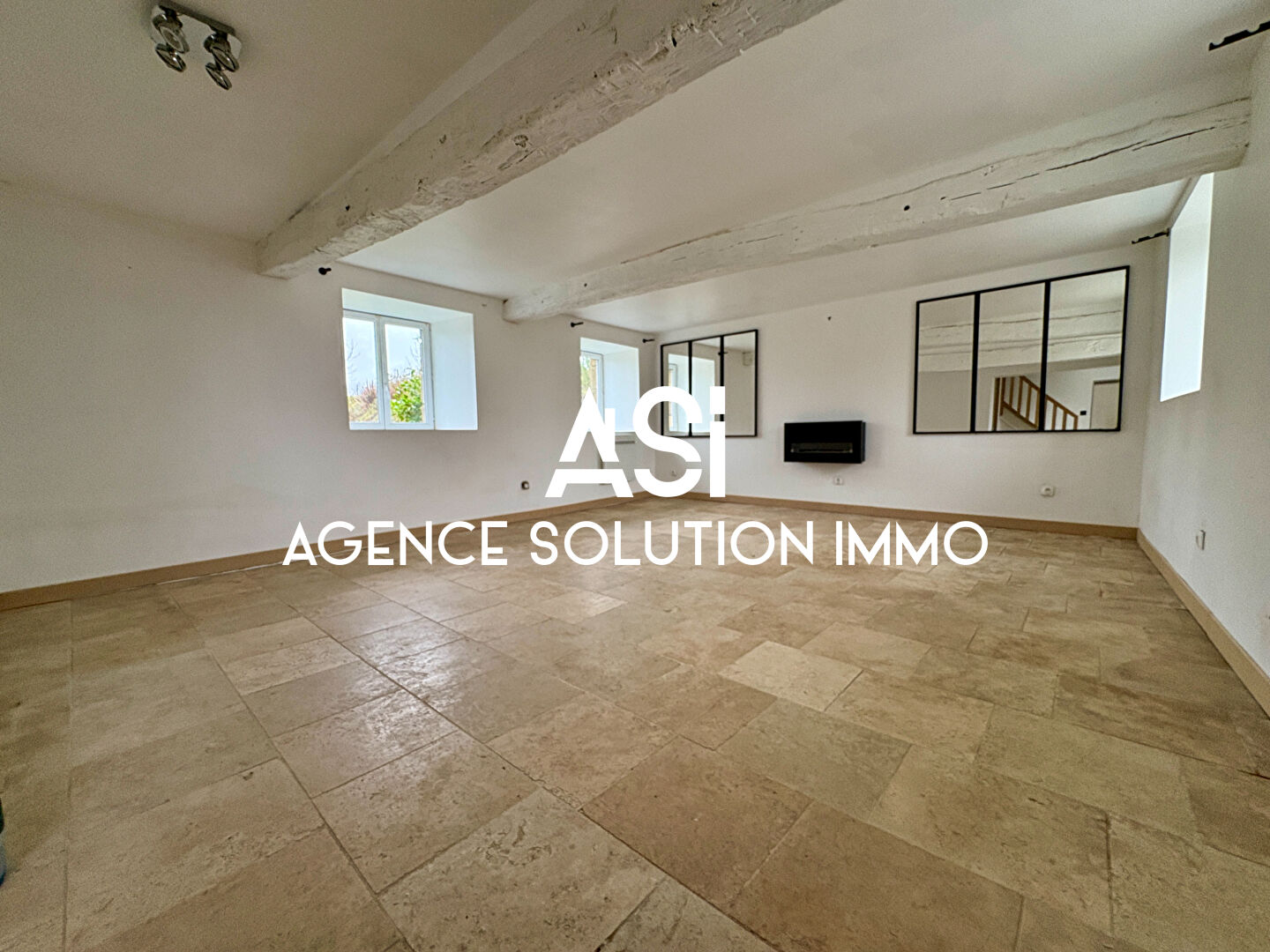 Maison en pierres de 109m² 5 pièce(s) + dépendances sur terrain de plus de 8880 m² VAUTORTE