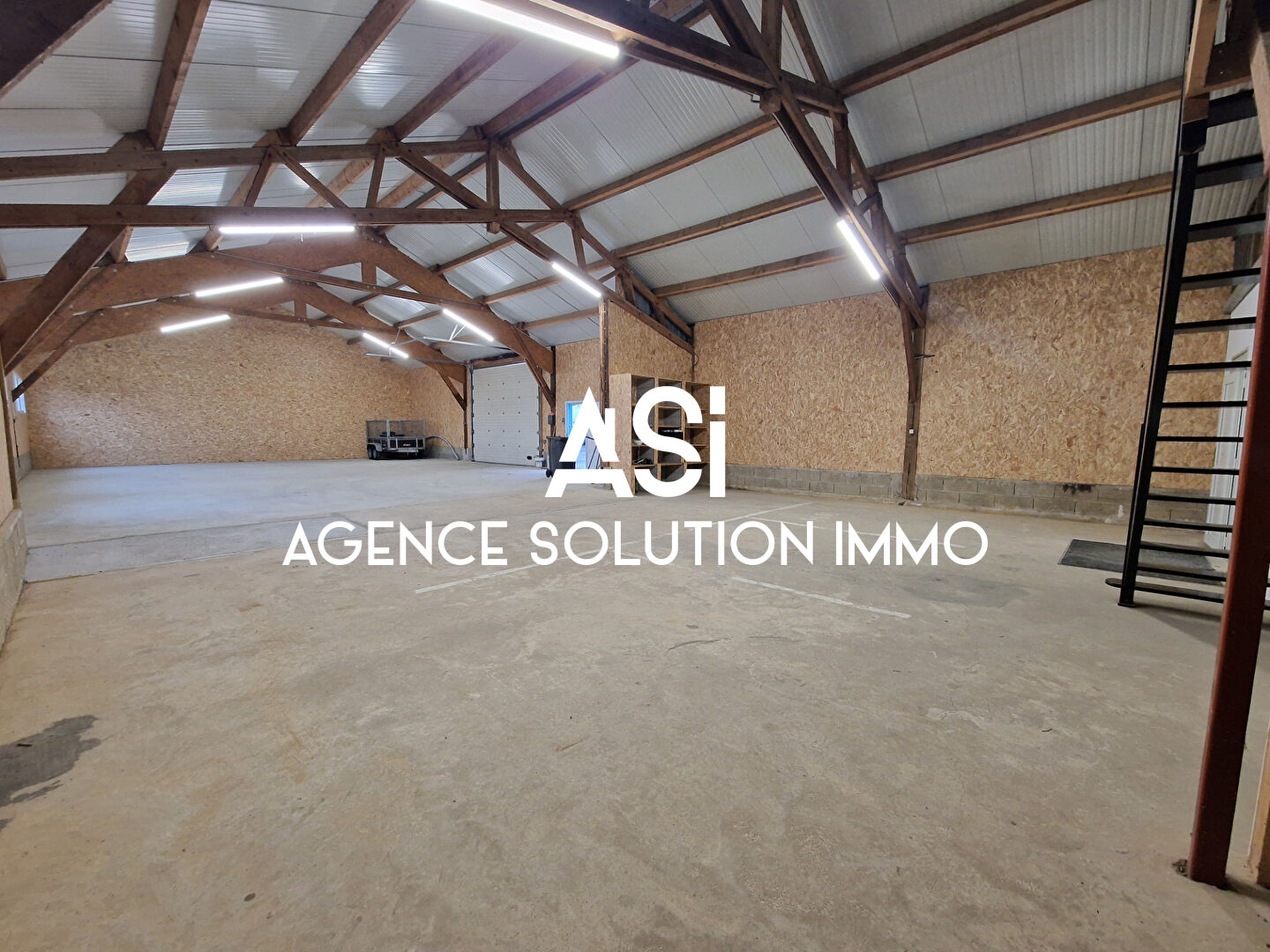 Local d'activité à LOUER ST Berthevin 397m²