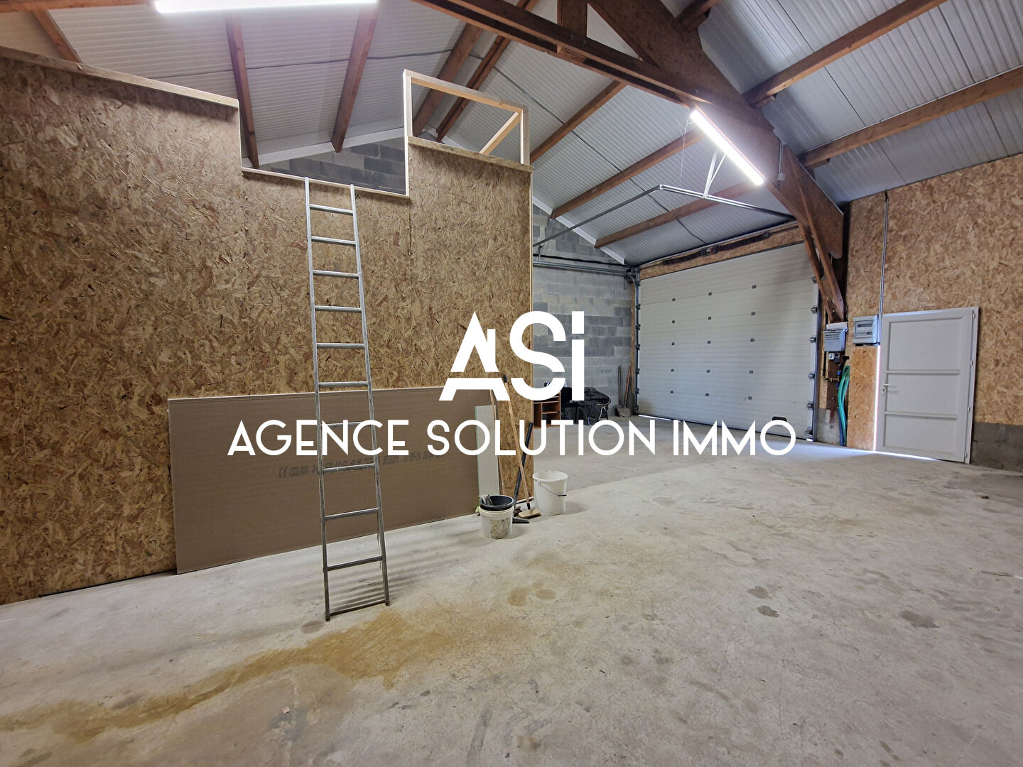 Local d'activité à louer Saint Berthevin 121.30 m2