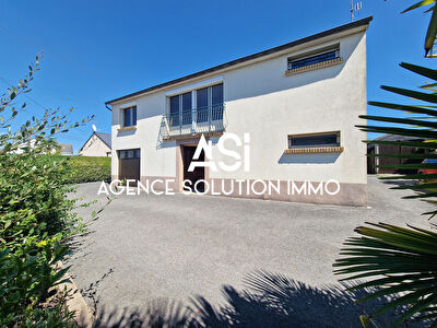 Maison Saint Pierre La Cour  5 pièce(s) 130m² - 825 m² de terrain