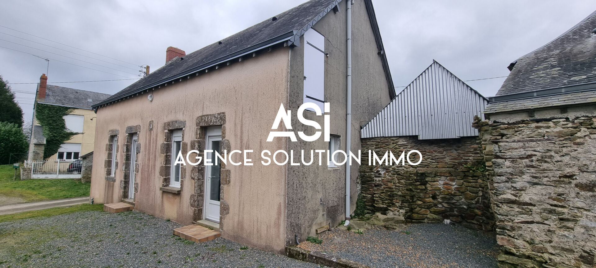 Maison de  51.5 m2 - 2 pièce(s) - terrain + garage + hangar - St Germain De Coulamer