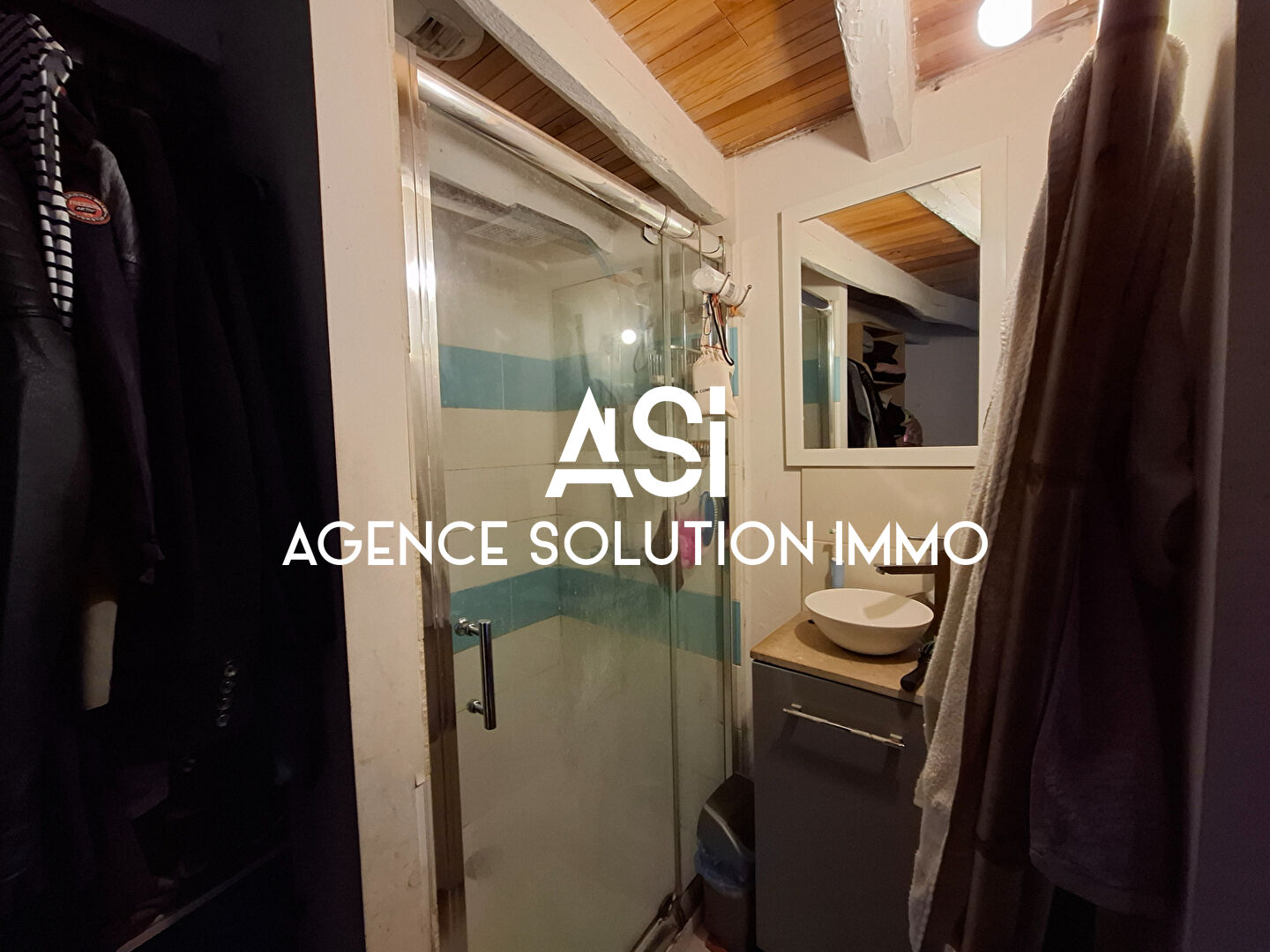 MAISON EN PIERRE AVEC DEPENDANCE A RENOVER