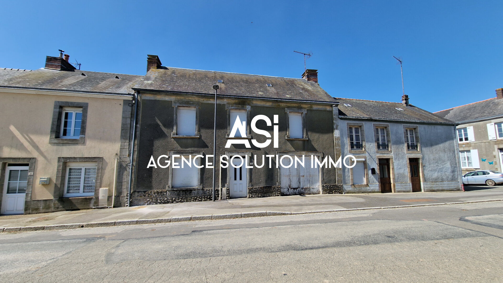 MAISON DE VILLAGE SUR 2 NIVEAUX SANS EXTERIEUR A RENOVER