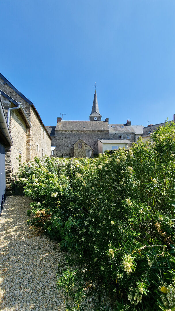 MAISON DE VILLAGE SUR 2 NIVEAUX SANS EXTERIEUR A RENOVER