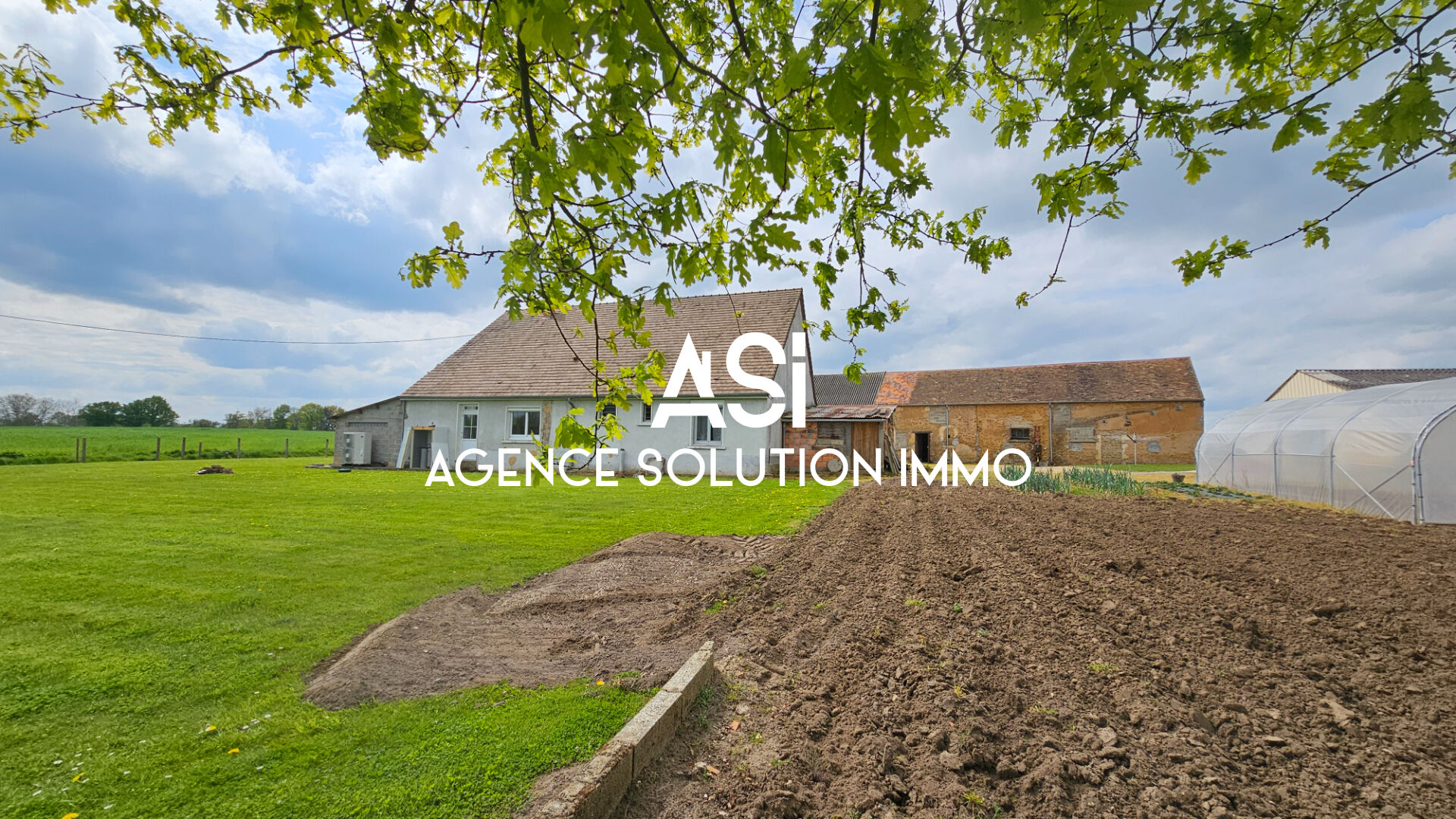 MAISON EN CAMPAGNE AU CALME AVEC BEAU TERRAIN