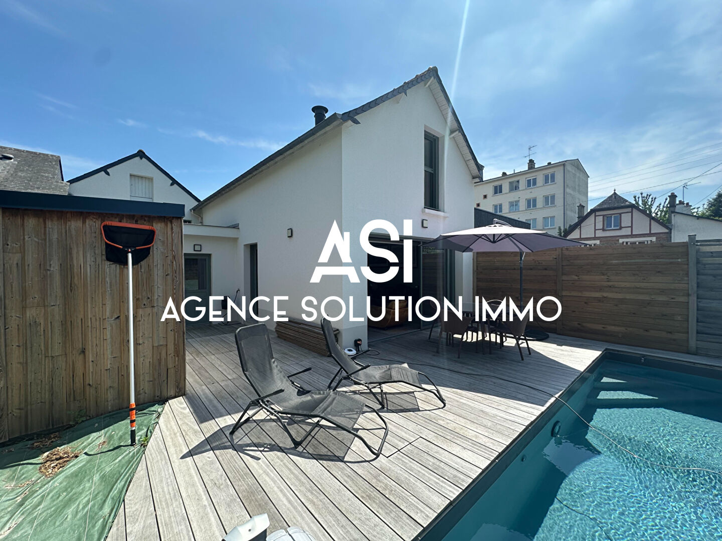 Tres belle Maison rénovée 6 pièce(s) 102 m2 avec piscine