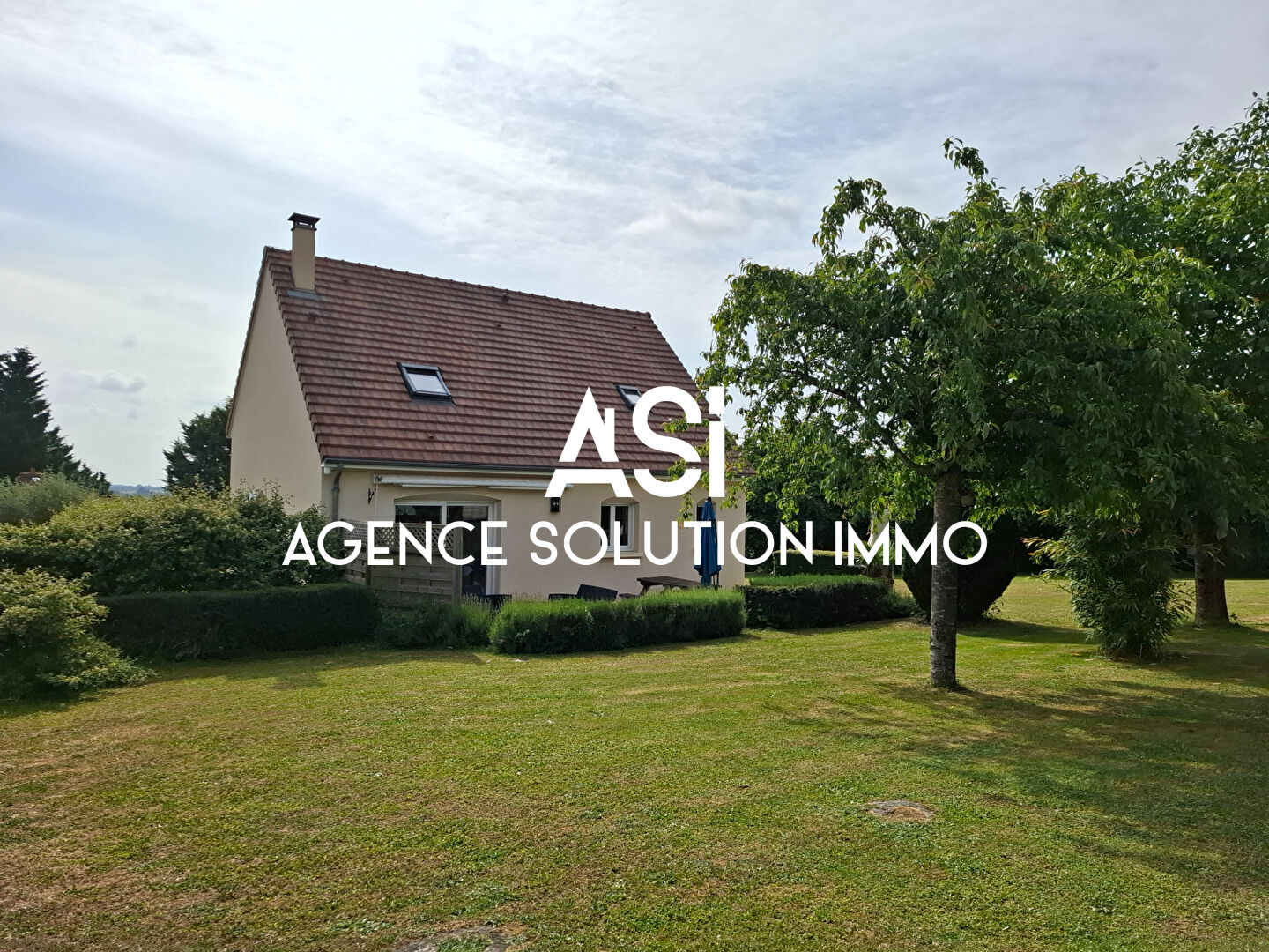 Maison Loue 5 pièce(s) 104 m2 Terrain 2000 m2