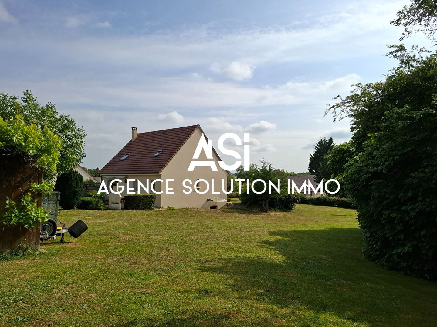 Maison Loue 5 pièce(s) 104 m2 Terrain 2000 m2