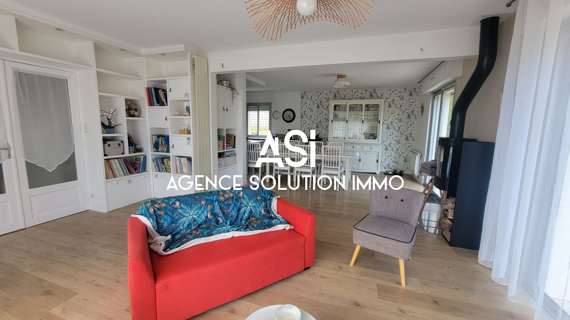 Maison familiale 5 chambres et 2 bureaux ST BERTHEVIN