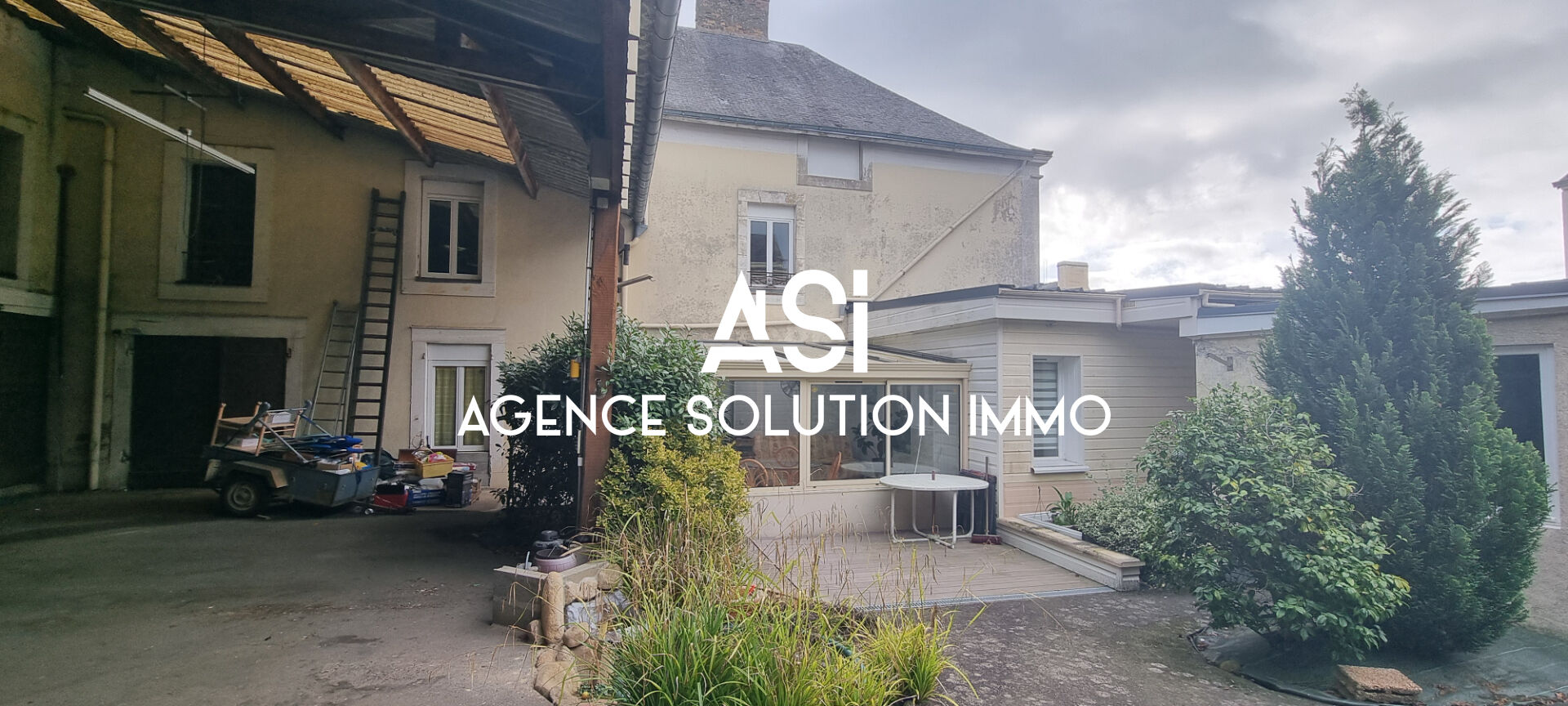 MAISON A RENOVER AVEC PLUSIEURS DEPENDANCES GRAND PREAU