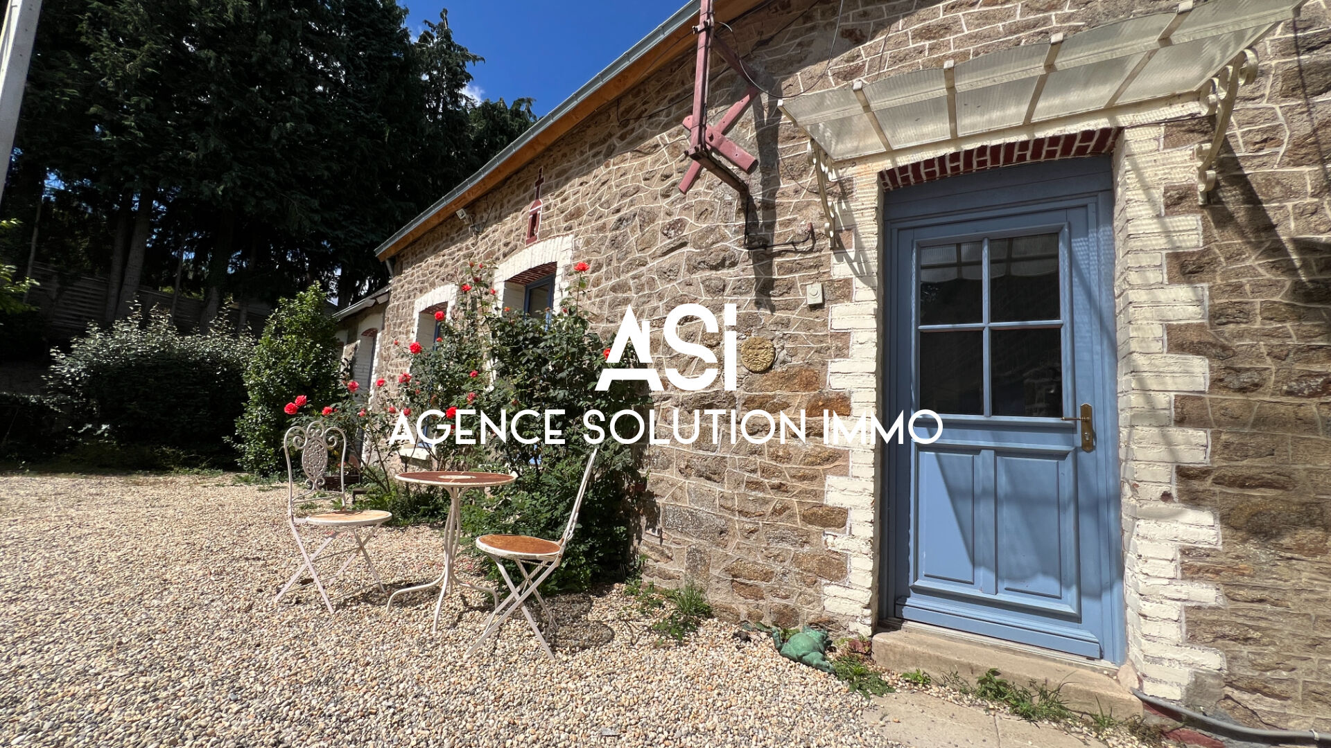 Propriété 216 m2 - dont deux gîtes et une maison de 135 m2 - dépendances chevaux - 2 hectares terrain