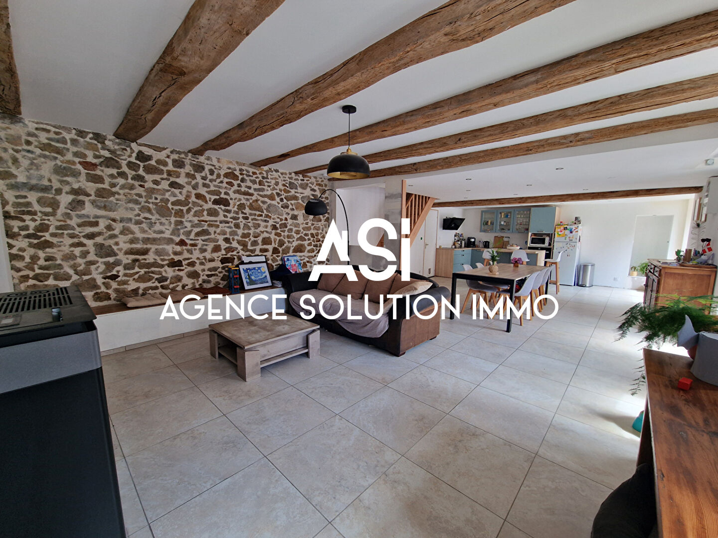 Maison de bourg familiale de 142 m² à CHAILLAND . Petite Cité de Caractère