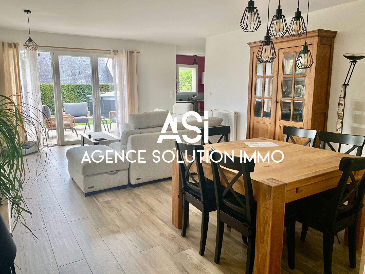 Maison Laval 5 pièce(s) 98 m2-3 chambres-piscine hors sol