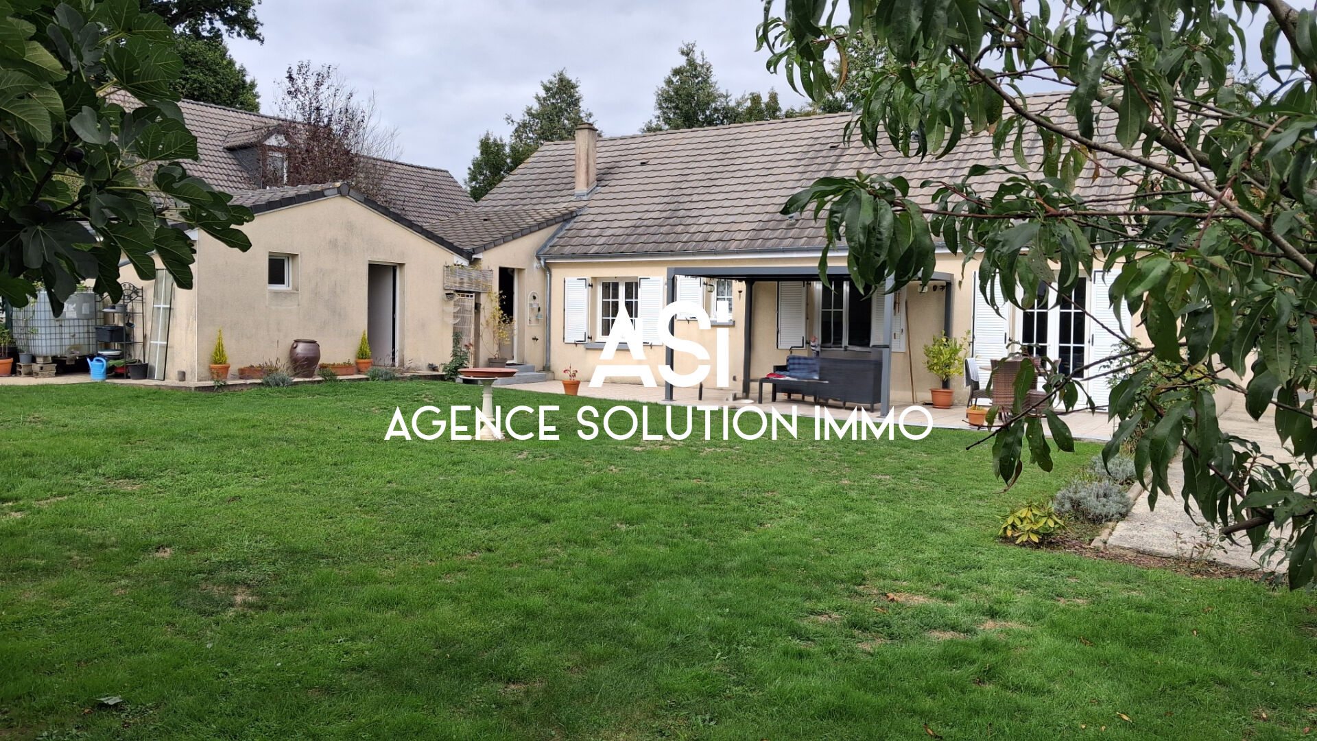 Maison PLAIN PIED - 5P - 3 CH - GARAGE  - JARDIN - CALME - CLAIR