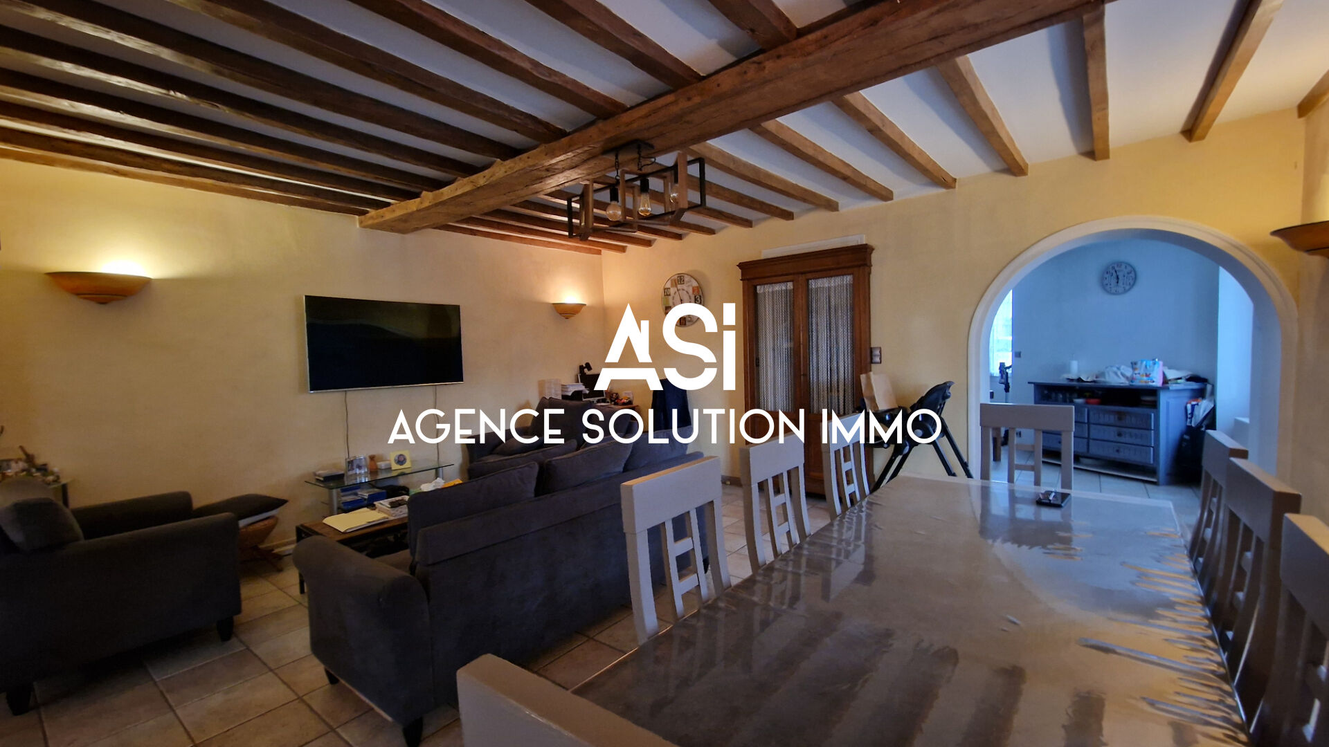 MAISON DE VILLAGE AVEC GARAGE ET JARDIN