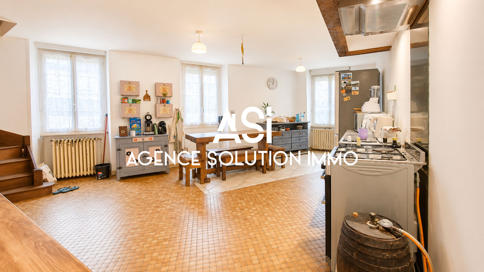MAISON DE VILLAGE AVEC GARAGE ET JARDIN