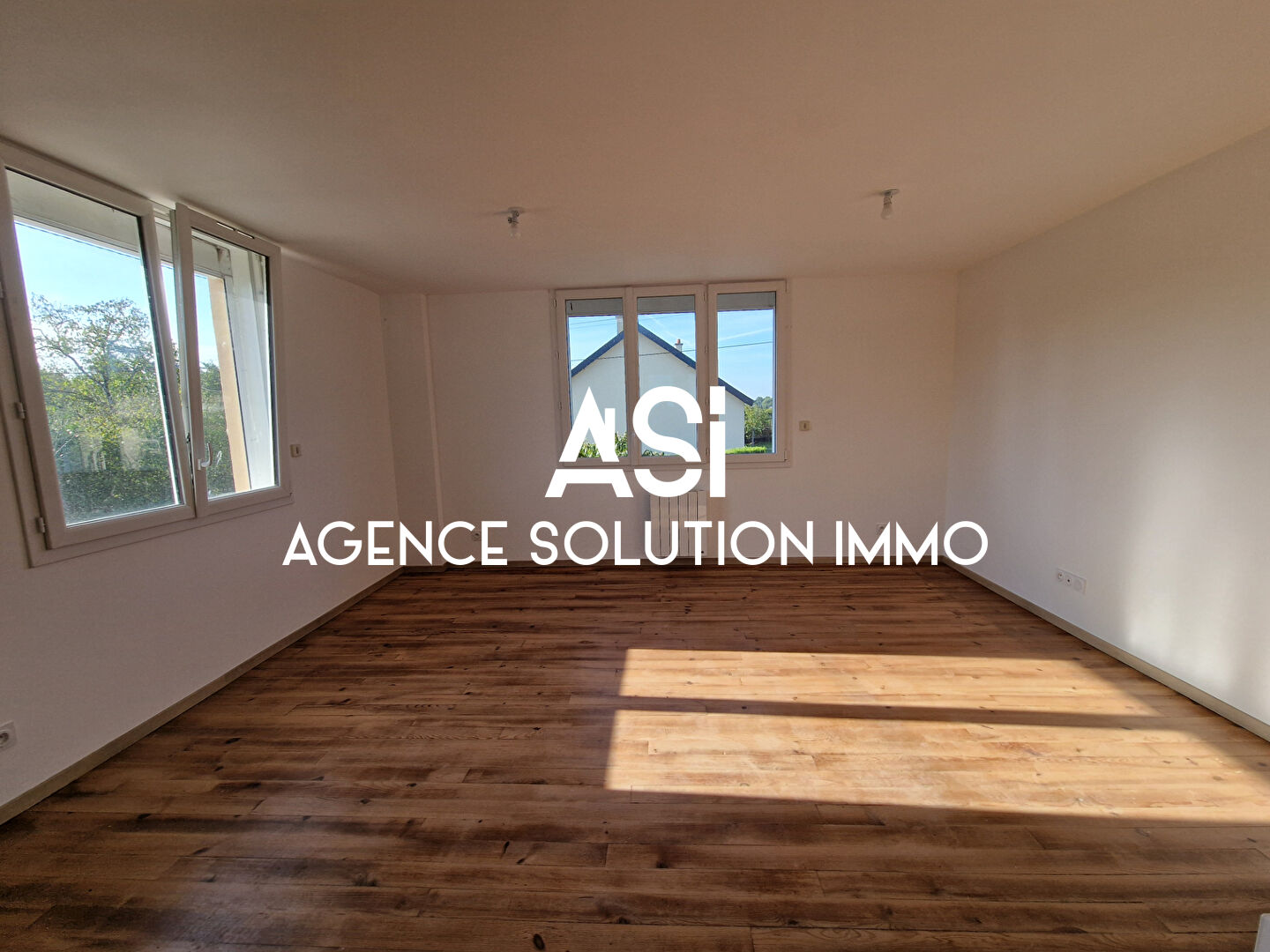 MAISON ARON RENOVEE  DE 74  M2 - 3 CHAMBRES - 400 M² DE TERRAIN