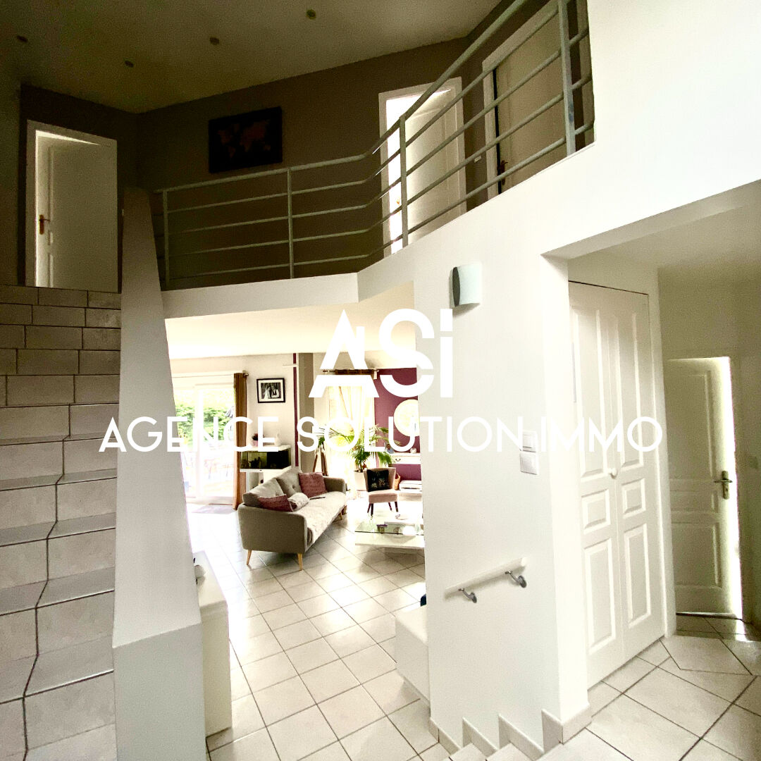 Photo Maison Argentré 6 pièce(s) 123 m2- 4 chambres-double garage image 2/6