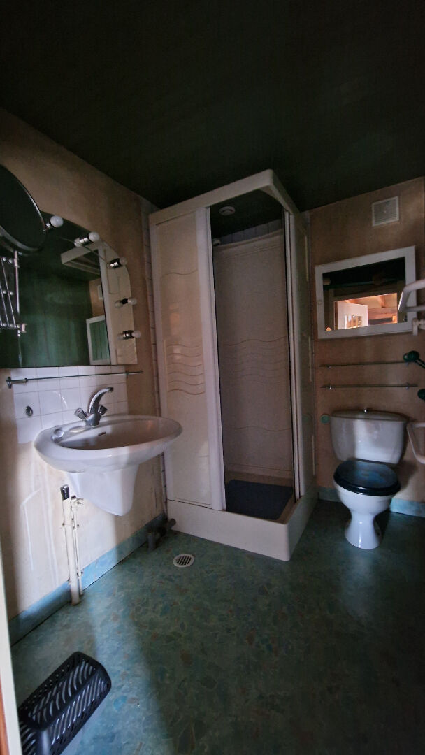 MAISON EN PIERRE BEAU POTENTIEL JARDINET