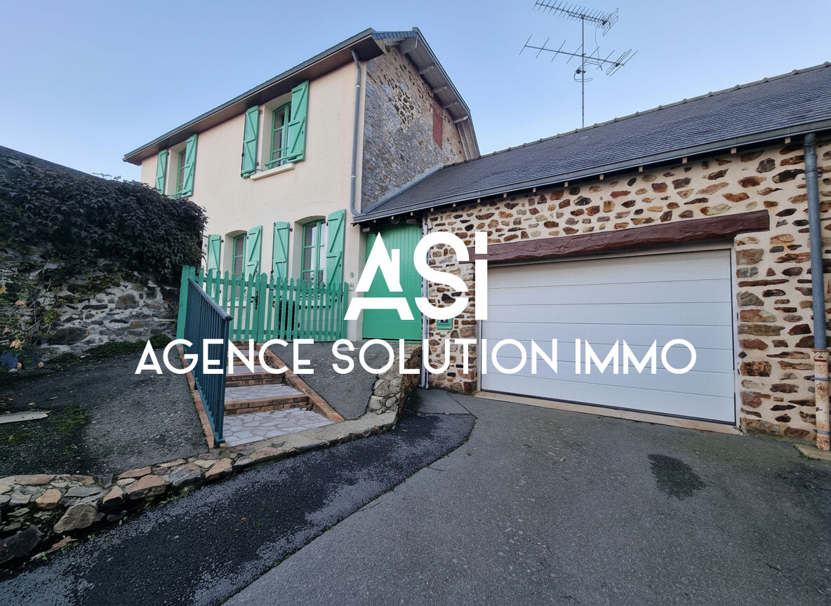 Maison de bourg Port Brillet - 107.80m² sur 574 m² .