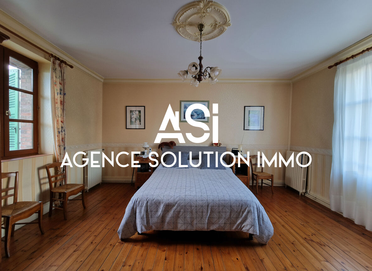 Maison de bourg Port Brillet - 107.80m² sur 574 m² .