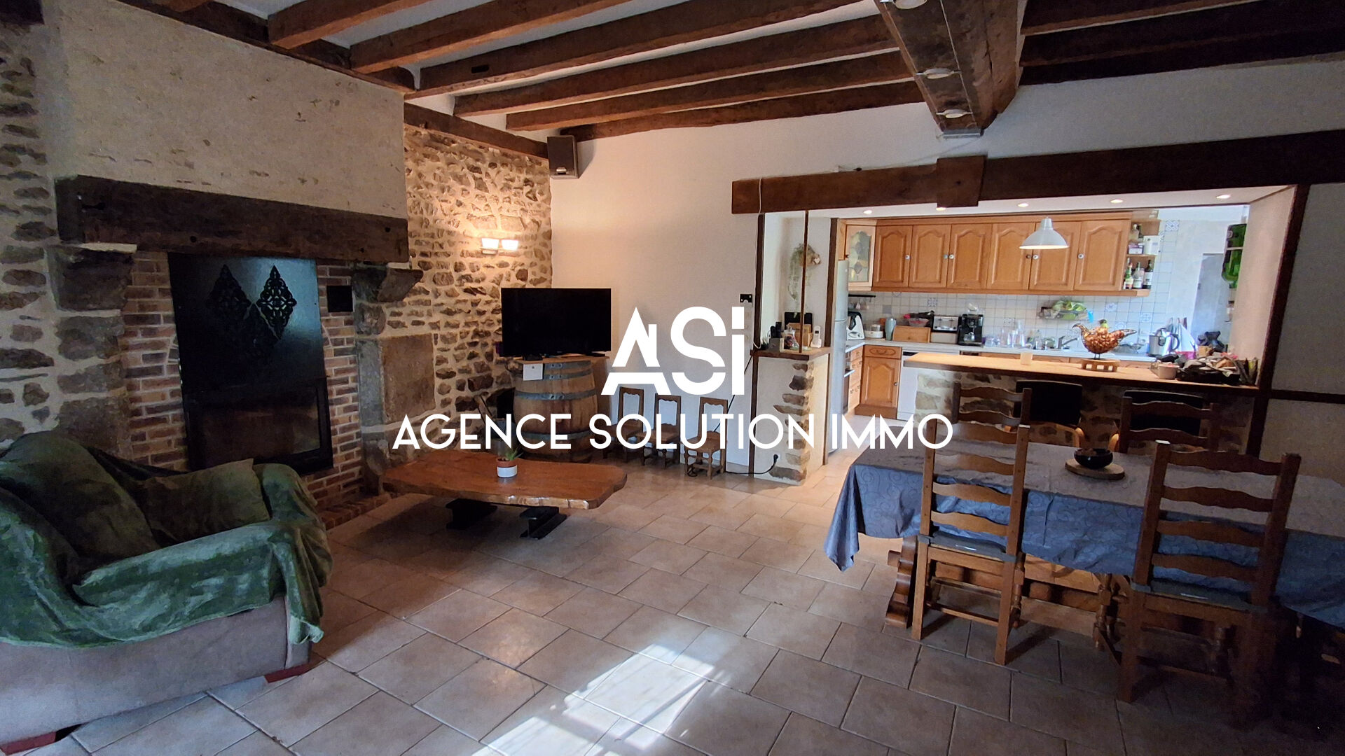 Maison en pierre de type longère en campagne  à Courcité 206 m2 - 10 pièces 7 ch - 8500 m2 de terrain