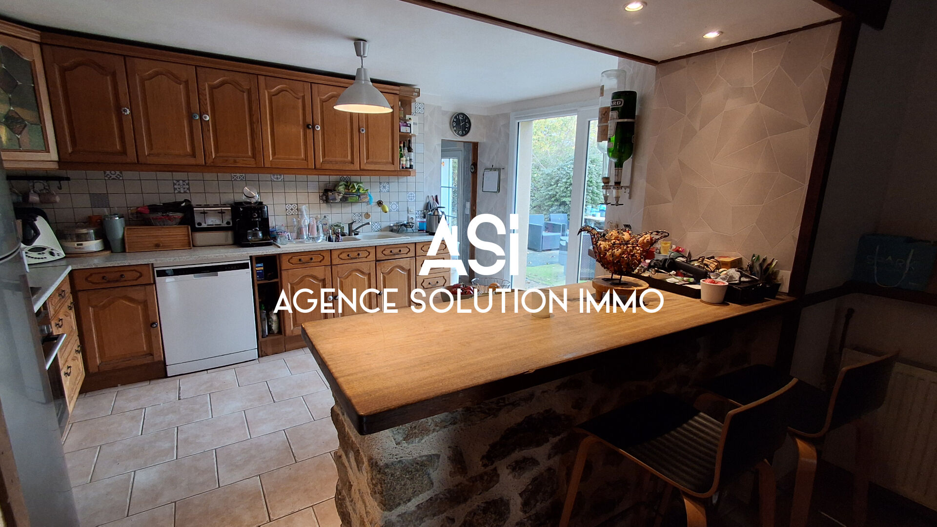 Photo Maison en pierre de type longère en campagne  à Courcité 206 m2 - 10 pièces 7 ch - 8500 m2 de terrain image 6/6