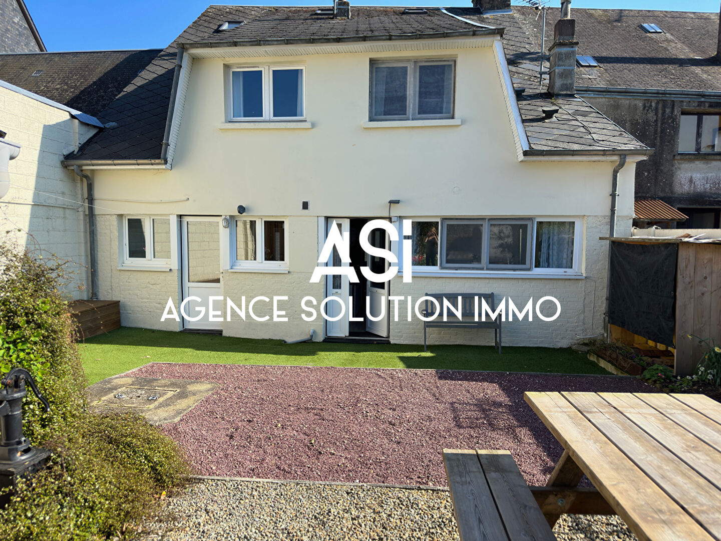 Maison de village  à Mantilly de 160 m2, 9 pièces, 6 chambres