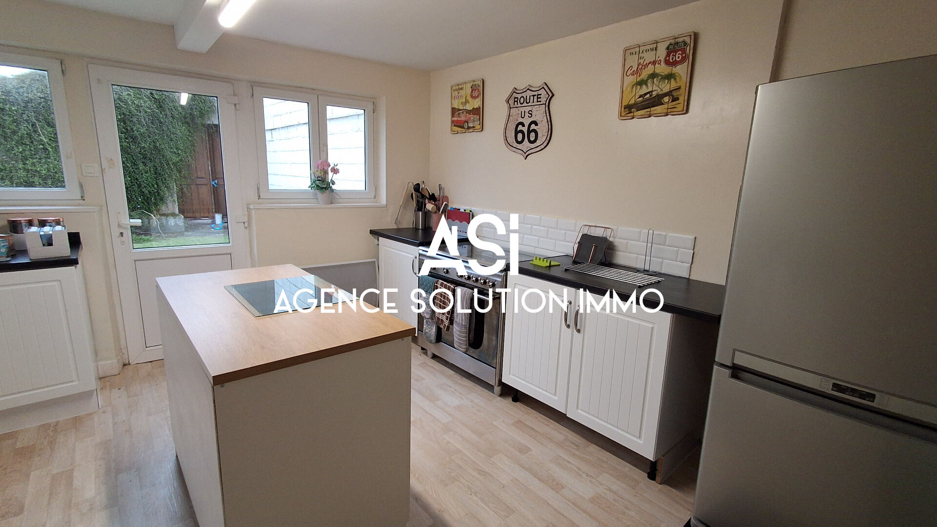 Maison de village  à Mantilly de 160 m2, 9 pièces, 6 chambres