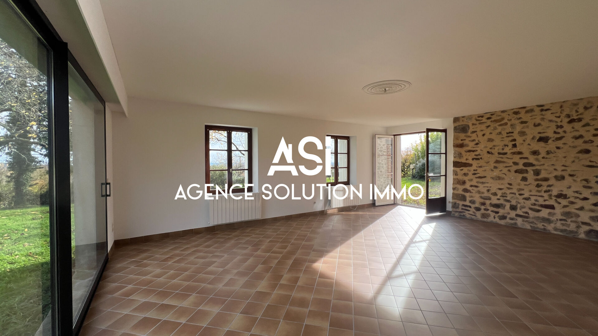 Maison de 240 m2 avec dépendance à la campagne sur un terrain de 2304 m2