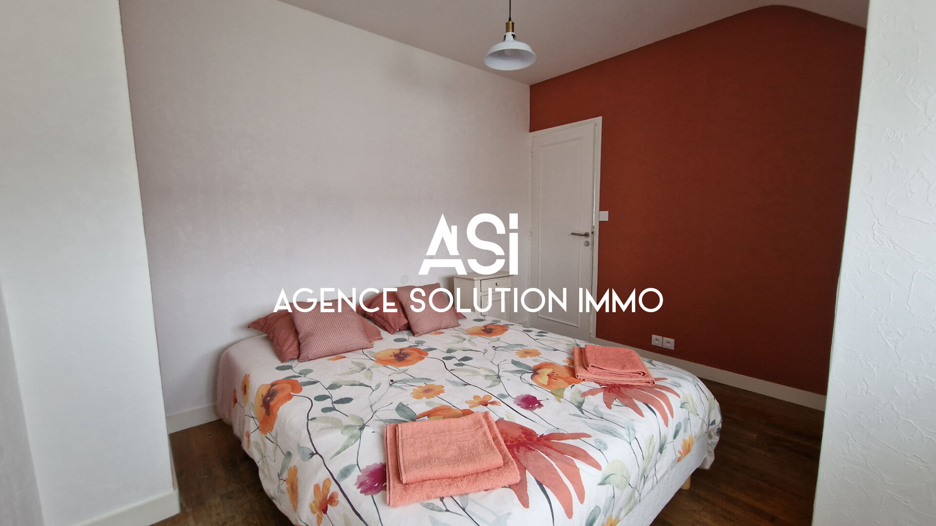 Maison en pierre 169 m² , Centre bourg de Brecé (à 3 km de Gorron)