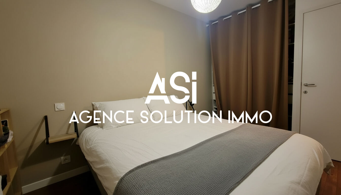 MAISON AVEC JARDIN ET GARAGE A VOUTRE