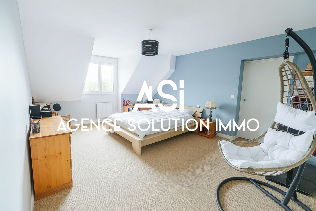 Maison Saint-pierre-la-cour 193m² 8 pièce(s) sur terrain clos de 627m².