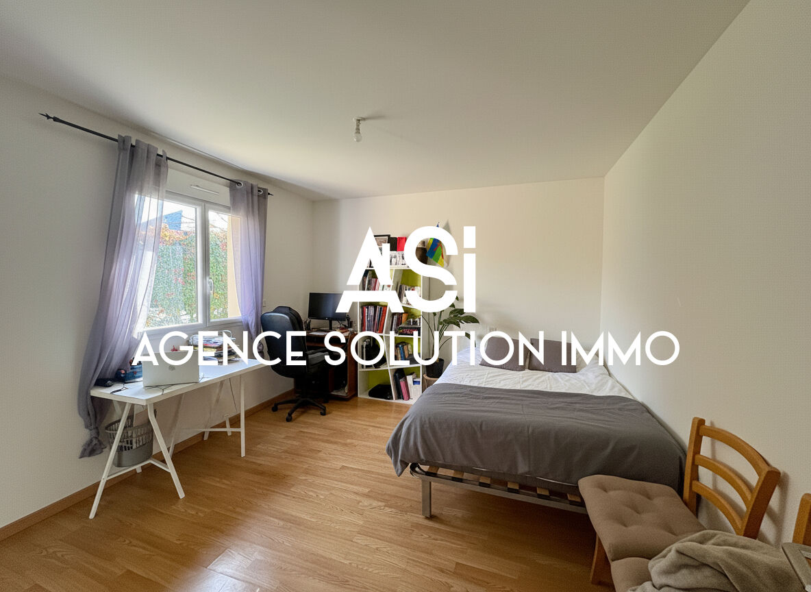 Maison Saint-pierre-la-cour 193m² 8 pièce(s) sur terrain clos de 627m².