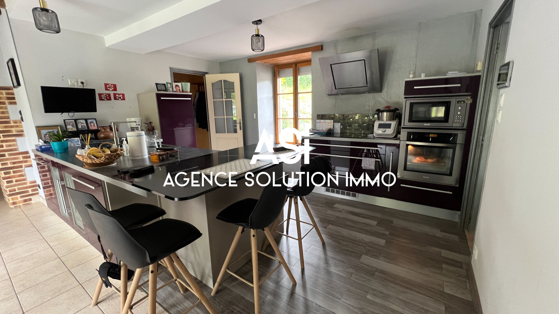 Maison de 120 m2 à la campagne sur une superficie totale de 5215 m2.