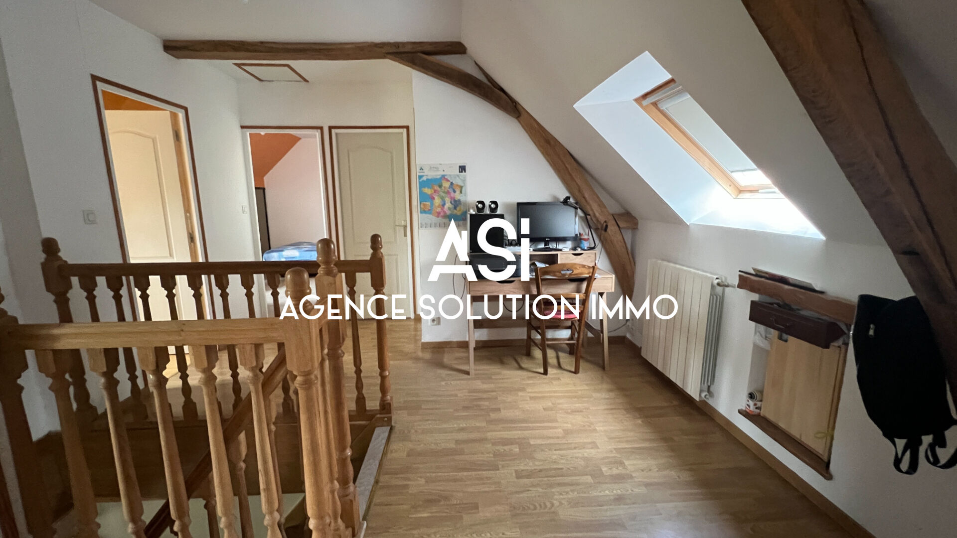 Maison de 120 m2 à la campagne sur une superficie totale de 5215 m2.