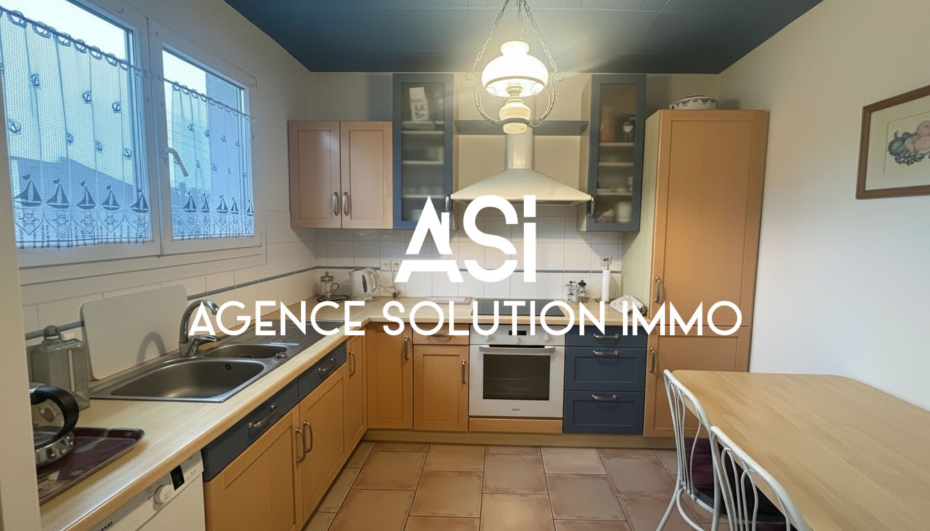 Maison ERNEE 6 pièces de  100 m² - 3 chambres - 359 m² de terrain