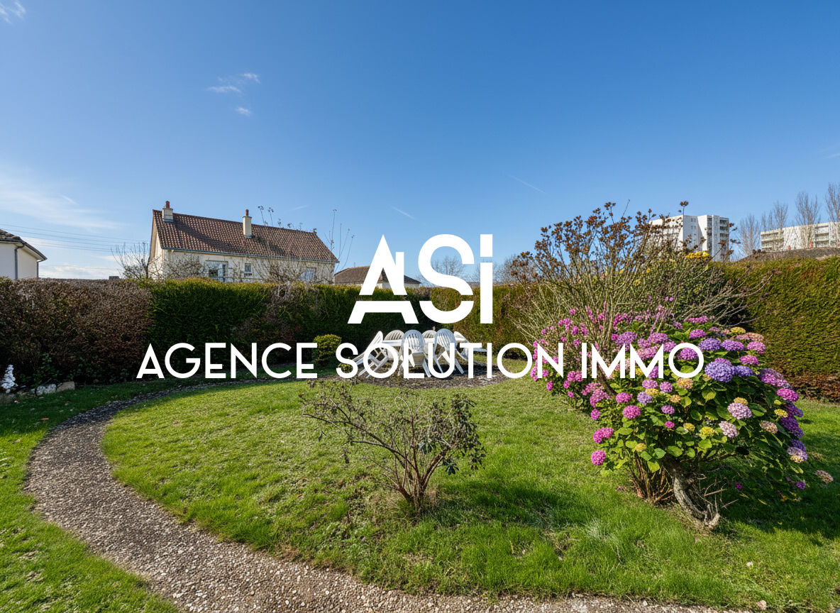 Maison 4 pièce(s) de 73m² sur terrain clos de 540m²  LAVAL