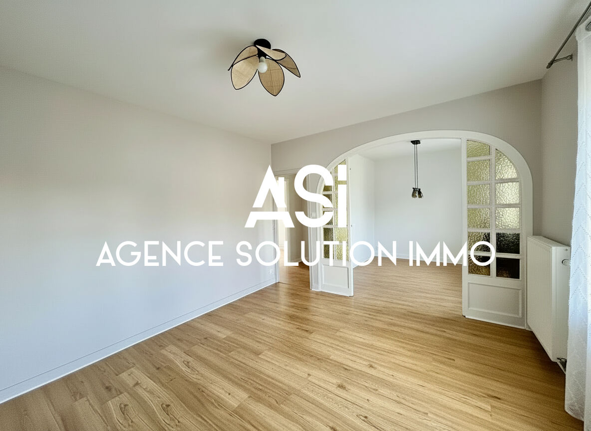 Maison 4 pièce(s) de 73m² sur terrain clos de 540m²  LAVAL