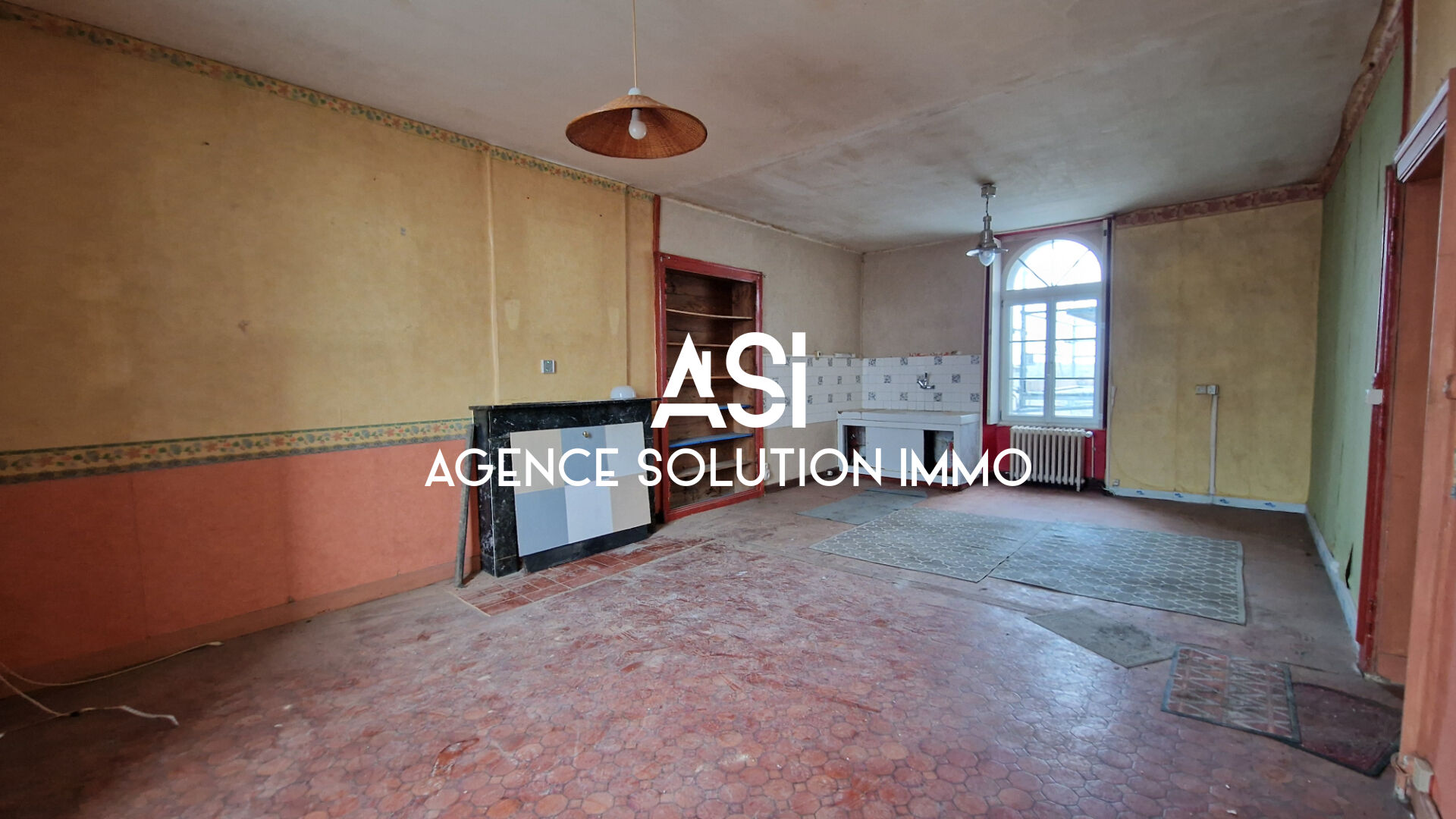 APPARTEMENT A RENOVER AVEC JARDIN EN 2EME ETAGE ENTREE INDEPENDANTE