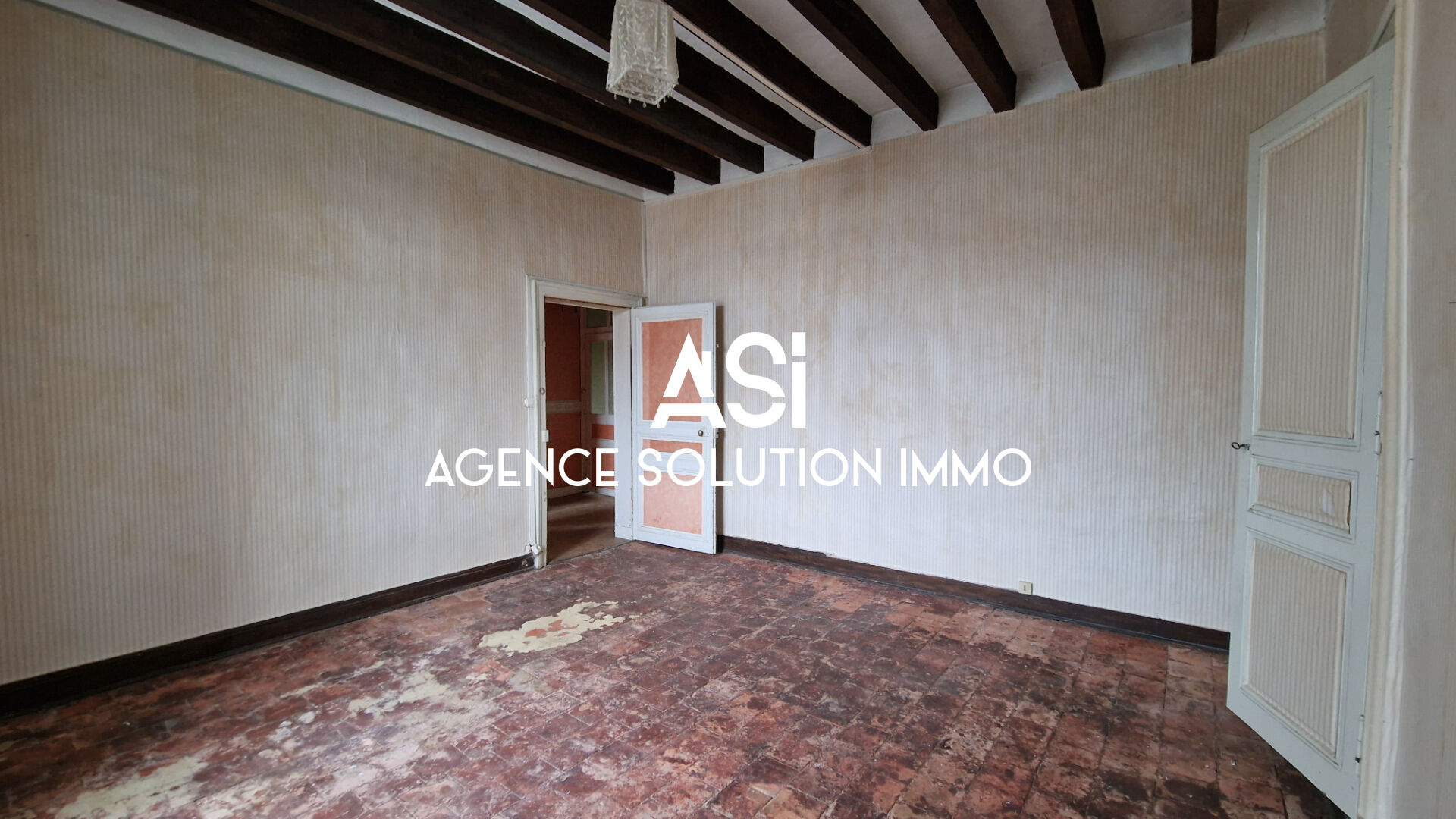 APPARTEMENT A RENOVER AVEC JARDIN EN 2EME ETAGE ENTREE INDEPENDANTE