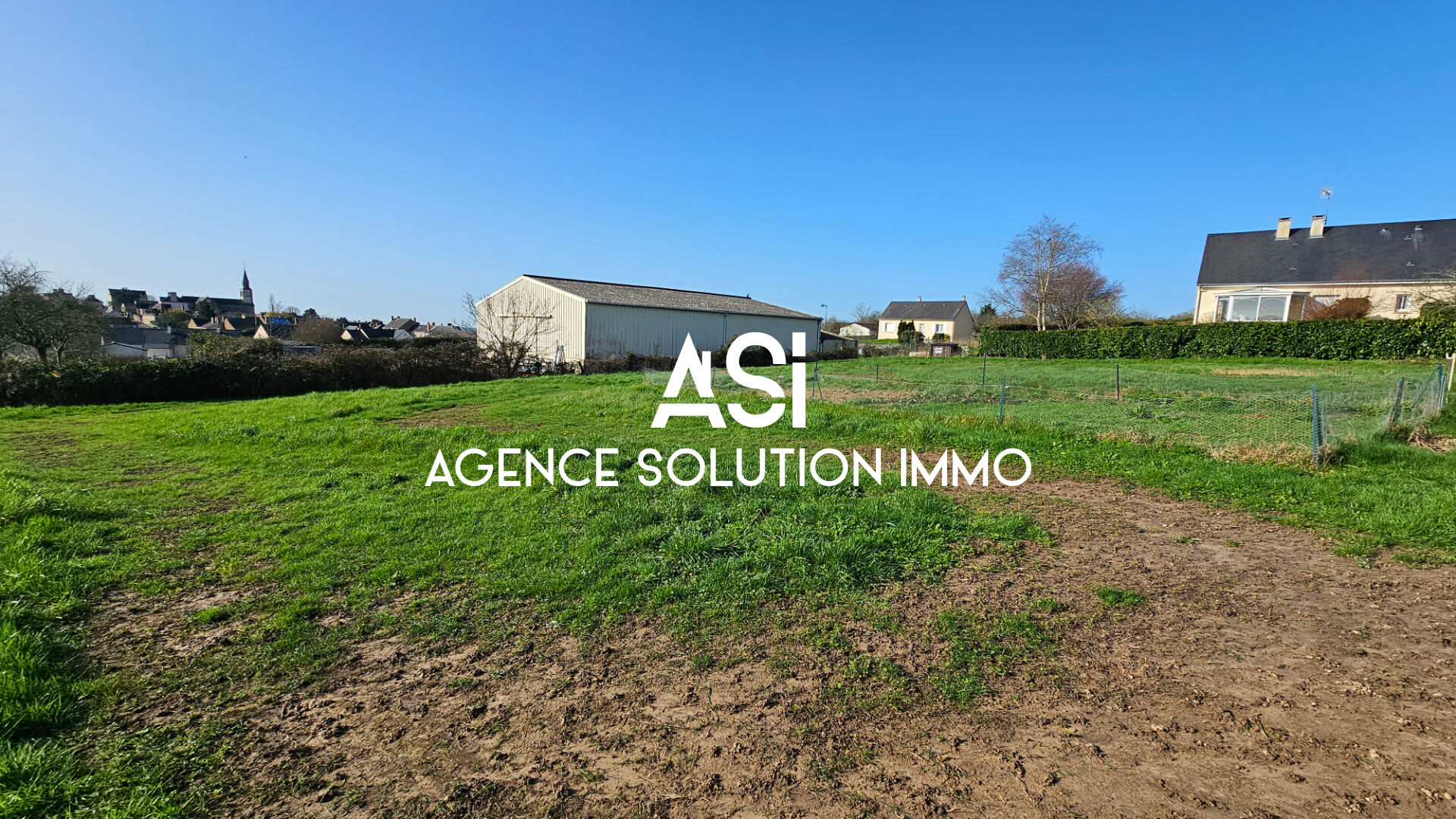 Terrain Constructible avec hangar-  St Denis D Orques 3040 m2