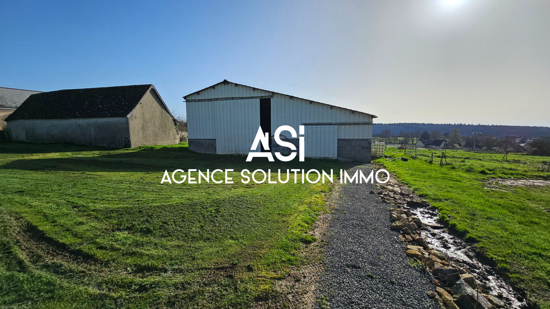 Terrain Constructible avec hangar-  St Denis D Orques 3040 m2