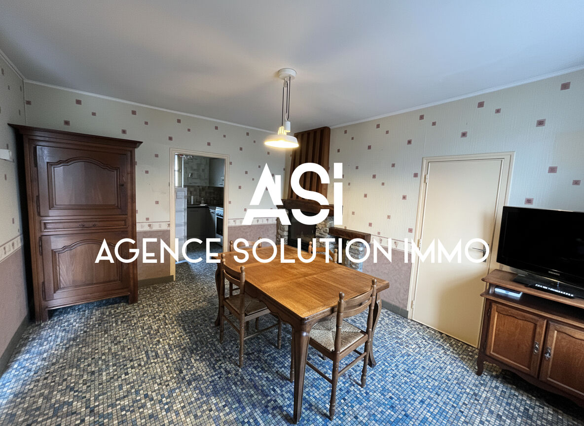 Maison de bourg de 216m²  sur un terrain de 1924m² proche de Villaines la Juhel