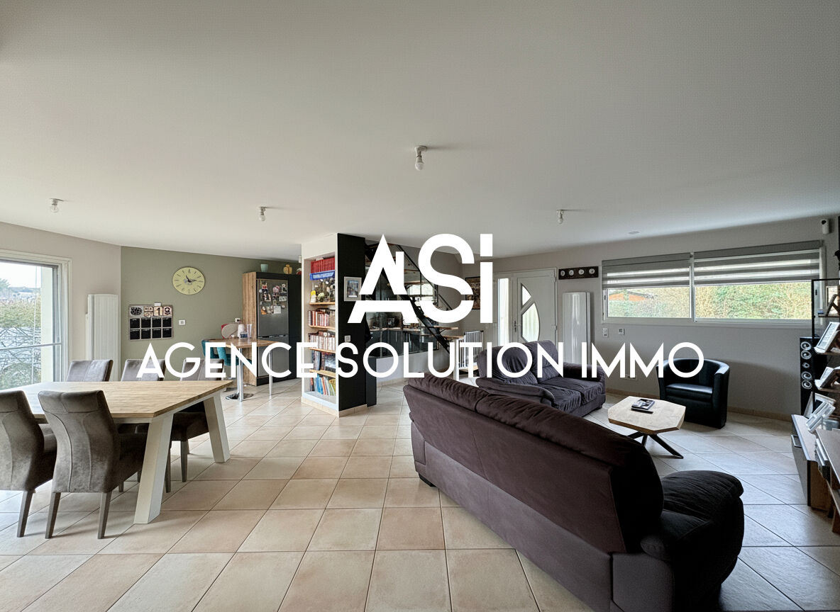 Maison de 128m² - 5 pièce(s)  terrain clos sur ARGENTRE